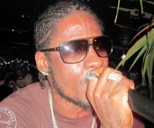 aidonia1 300x250 Mp3: T Pain Ft Aidonia n Lily Allen   5 OClock    Remix