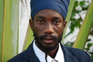 Sizzla162008 300x200 Mp3:Sizzla   Love Alone   Kings Army Riddim