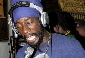 Sizzla2 300x205 Mp3:Sizzla Feat BaLLaG JAH NEVER LET WI DOWN