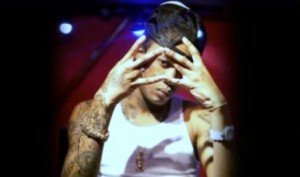tommy lie 300x177 Tommy Lee   Mine You Face Get Bun Up